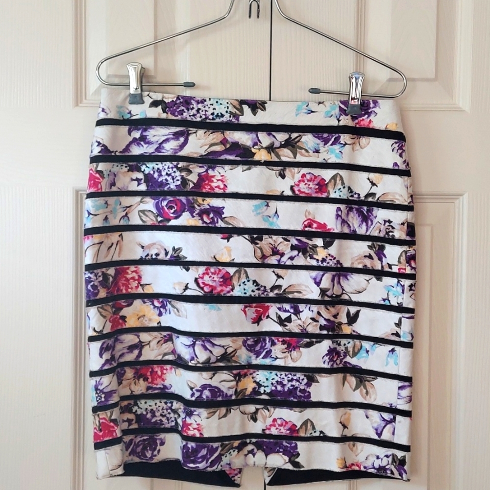 WHBM women's  multi color skirt size 2